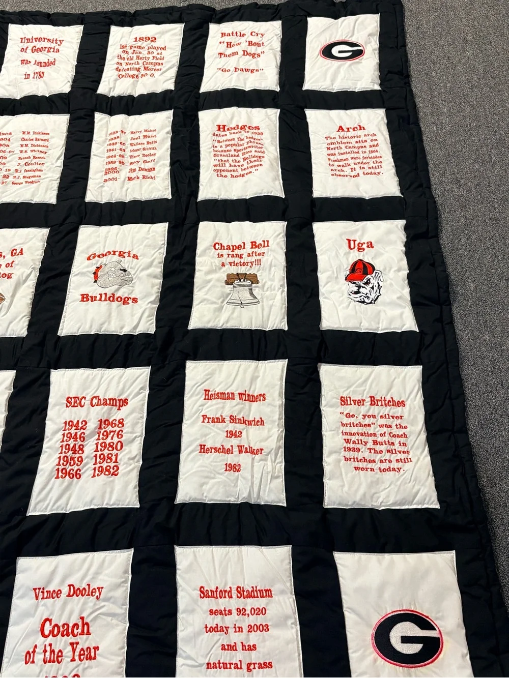 Bulldogs Patchwork Quilt - Black & White
